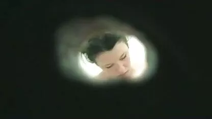 Jeune carrie pris dans le vestiaire fille sexy toute nue