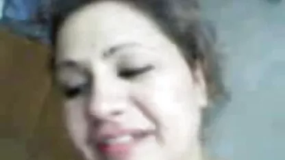 Femme arabe beau travail à la main de son mari saudia porno