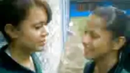 2 Lil Dominicaine chienne film porno complet lesbienne