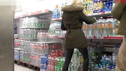 Blondes, allemand, et dans le Supermarché vedio pourno arab