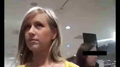 Sexy jeune et dans la piscine porn grtuit