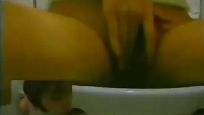 {\Chffffff} les toilettes d'une belle femme. porno de luxe hd