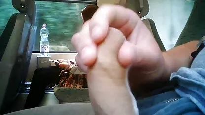 Le Train de la masturbation.  il regarde? film x video gratuit