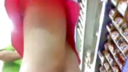 Culotte, jolie fille dans le Supermarché flottant, Indonésie pronom xxx