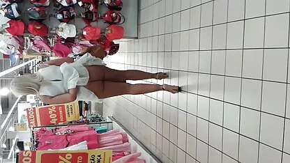 Pas de culotte dans le Supermarché hd hotel porno