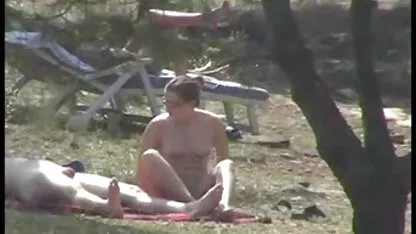 Nu porno animaux et femme