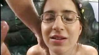 Avec le visage en verre film porno gratuit famille