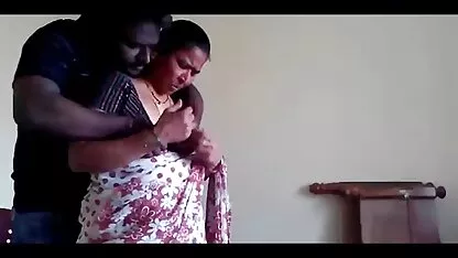 Cette vieille femme baisée par un jeune homme  imagini cu pizde flocoase