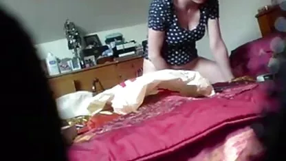 Ma mère qui est excité avec des jouets sur webcam-son videos nik arab
