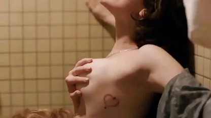 Laura célèbre, natasha lyonne-noir amateur française porn