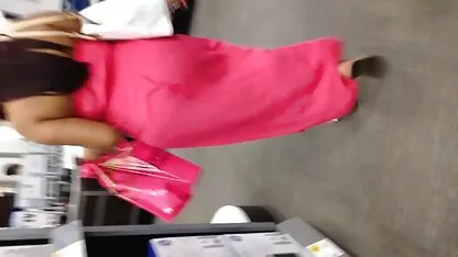 Noir milf Cul En Rose voir thru robe streaming full porno