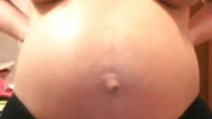 Ma femme est enceinte. nudistes nues