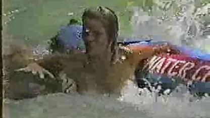 Vidéo de glissement de mamelon-parc aquatique 2 xnxx gratuit français