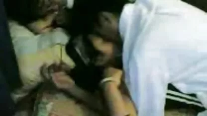 Étudiant thaïlandais gangbang sex tu kiff