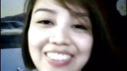 Adolescent Jolie Thaïlande nues habillées