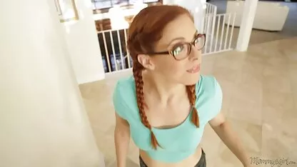 Sa mère est inquiète, kendra james erotique streaming vf